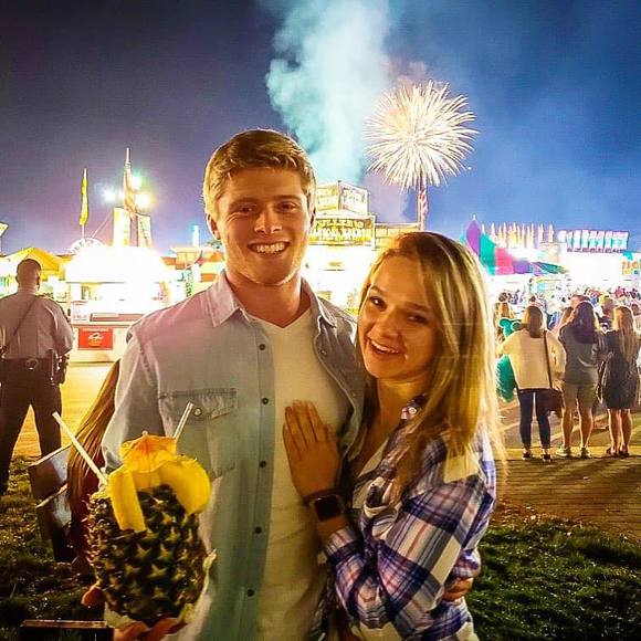 Meet your Posher, Ariel - Picture 1 of 1